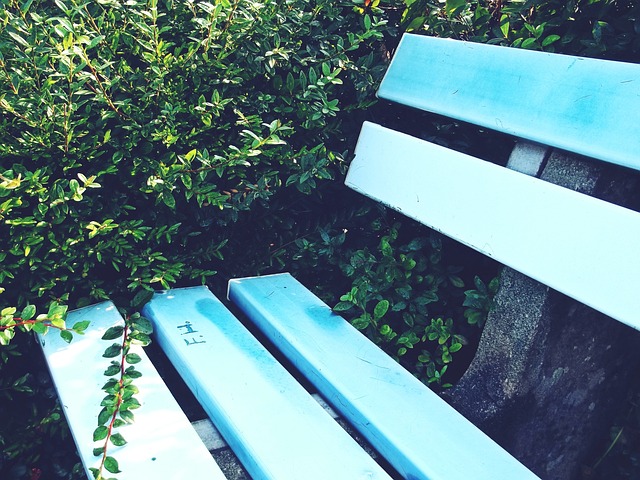 这就叫专业！太阳报：姆巴佩外出游玩时，被一名路过的女子所吸引.