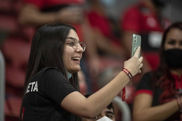每体：拉菲和阿劳霍将在周三晚上包机回巴萨，对奥萨苏纳有望替补.